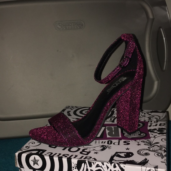 🌹🌹Houston Pink glitter NWT sandals 👡 cute on - Picture 4 of 6